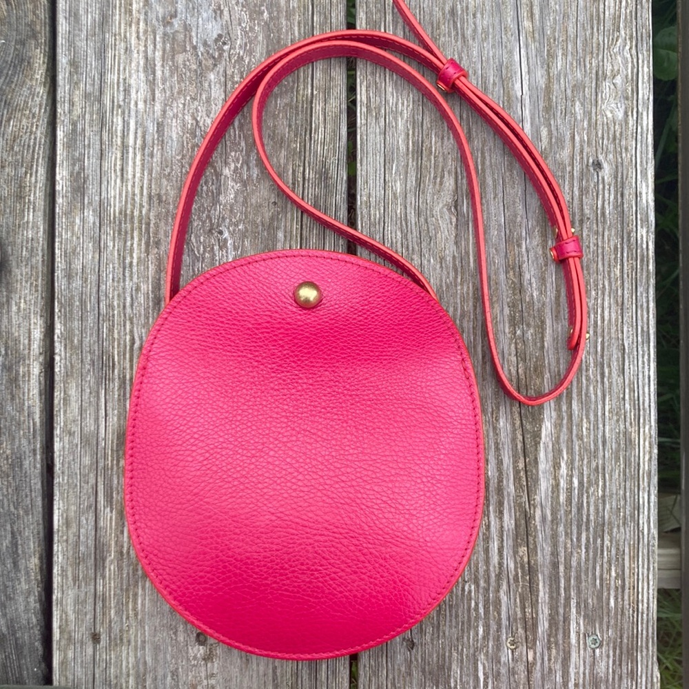 Lindquist Object Eggi in Pitaya- Regular size